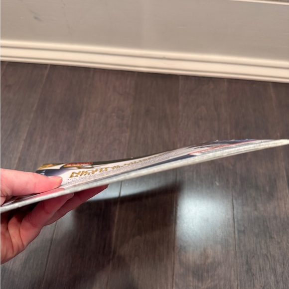 Night at the Museum: Battle of the Smithsonian Quest for the Golden Tablet Book - Picture 5 of 6